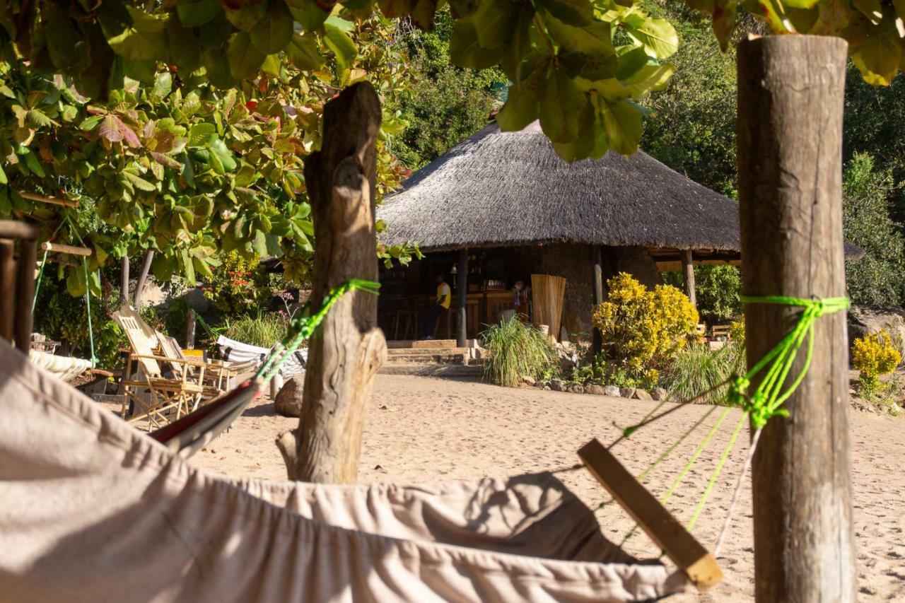 Mufasa Eco Lodge Monkey Bay Ngoại thất bức ảnh